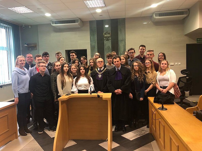 52113300 641738006296215 8601911323053260800 n